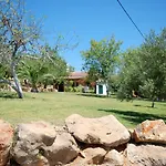 וילה Rustic With Mountain Views And Pool