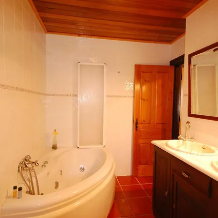 Rustic With Mountain Views And Pool Villa *