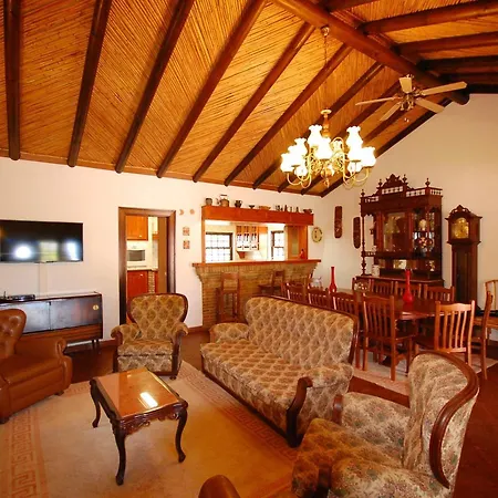 Rustic With Mountain Views And Pool *
