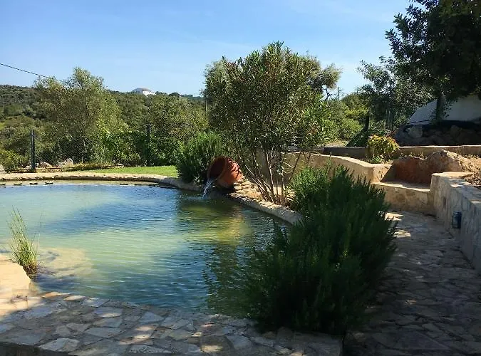 Rustic With Mountain Views And Pool 빌라 타비라