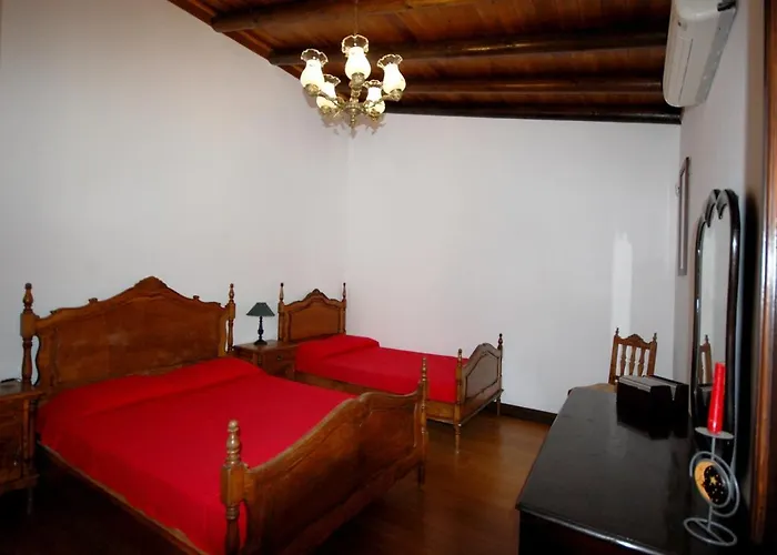 빌라 Rustic With Mountain Views And Pool *